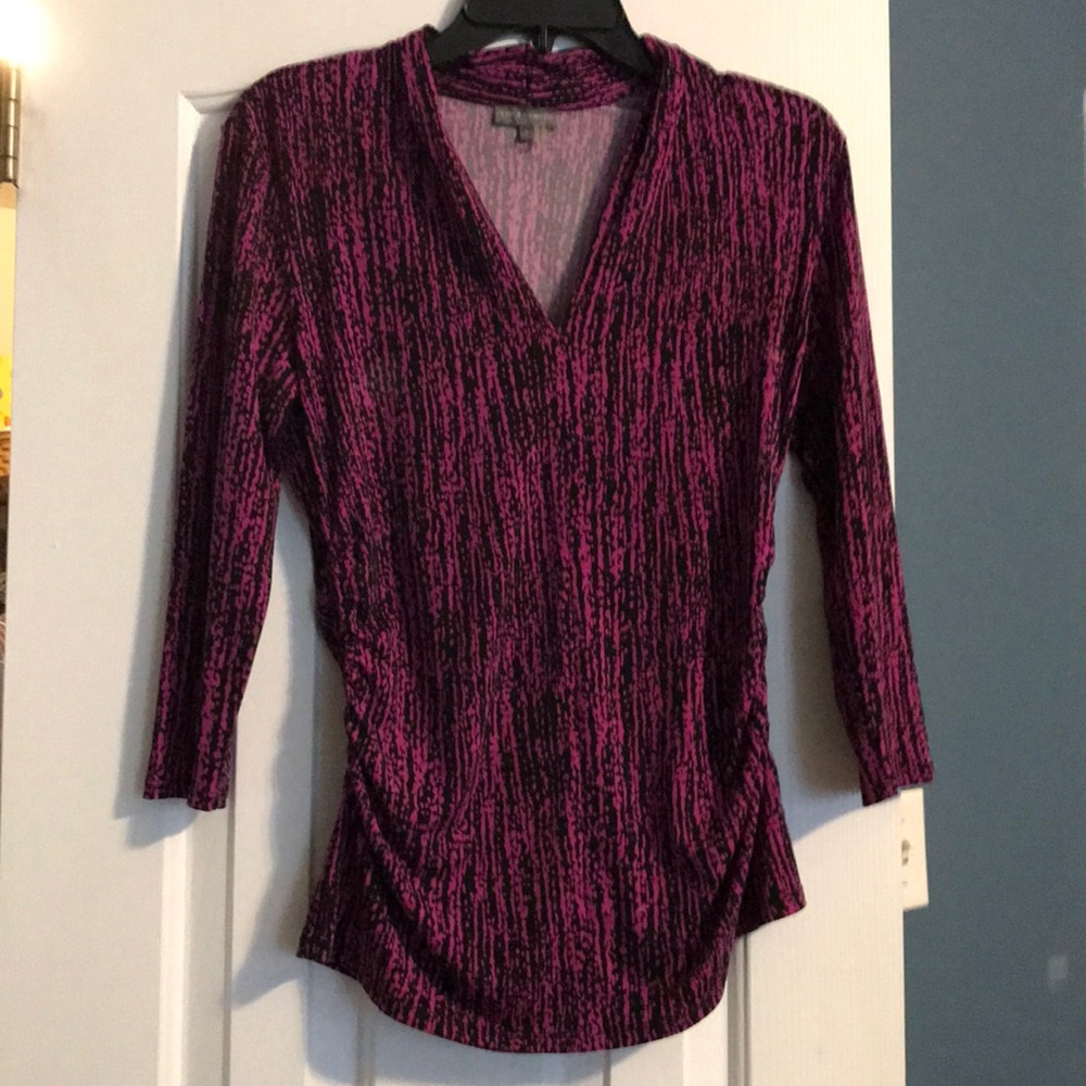 Vince Camuto small 3/4 sleeve purple and black top